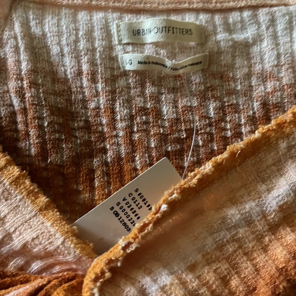 NWT Urban Outfitters Twist Front Top - Picture 3 of 4